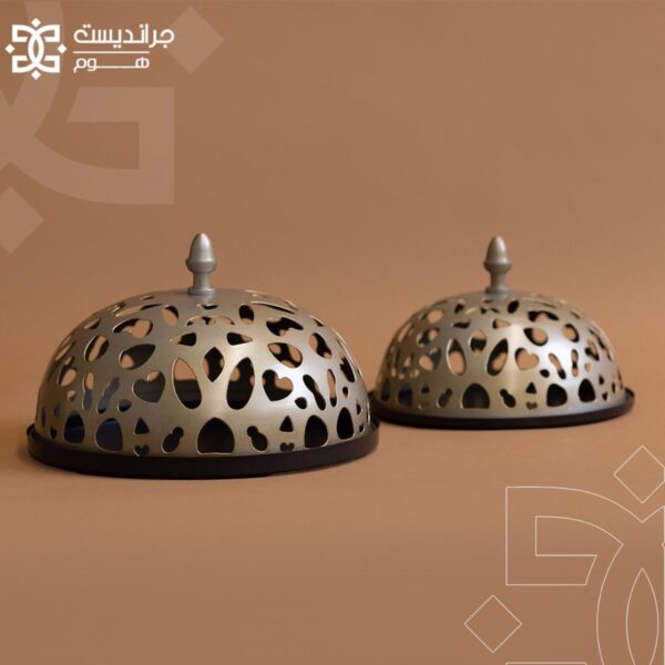 قطعتين من الأواني للحلويات والمعجنات اللون : اسود + نحاسينوع المنتج : حديد الكبير : 10 inch diameter الصغير : 8 inch diameter